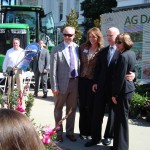 California Cut Flower Commission CEO Kasey Cronquist, Visit California CEO Caroline Beteta, Governor Brown, and CDFA Secretary Karen Ross