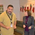 Maaka Letuligasenoa and Secretary Ross singing carols